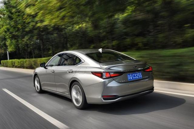 es300h雷克萨斯2021款价格二手（es300h雷克萨斯2021款价格内饰）