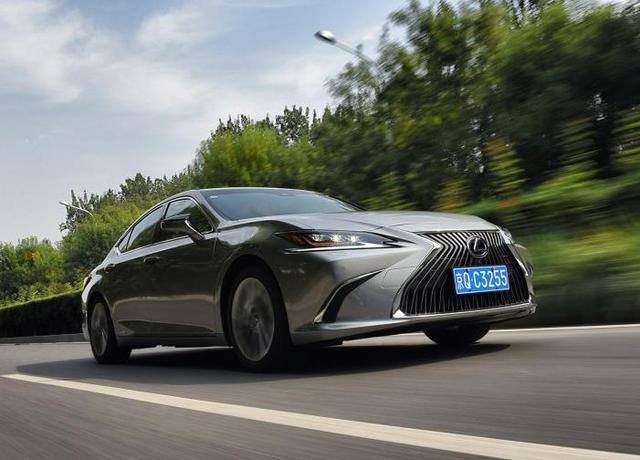 es300h雷克萨斯2021款价格二手（es300h雷克萨斯2021款价格内饰）