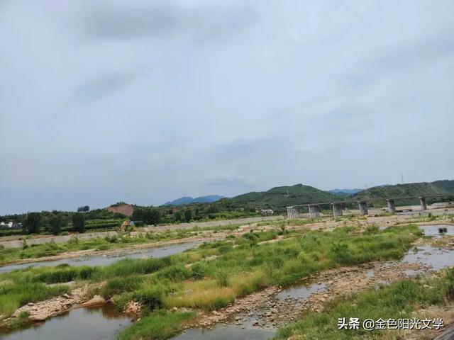 下面连在一起写作业下面连在一起写作业 别拿出来就尿在里面hl，下面连在一起写作业 别拿出来就尿在里面h？