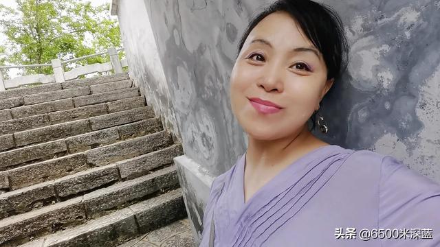 做包子发朋友圈的句子丑是丑了点,还是能吃，做包子发圈说说？