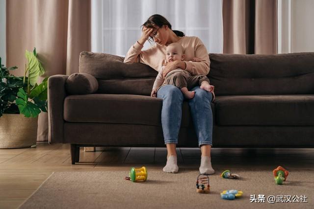 女人带娃正能量句子，单亲妈妈正能量简短的句子图片？